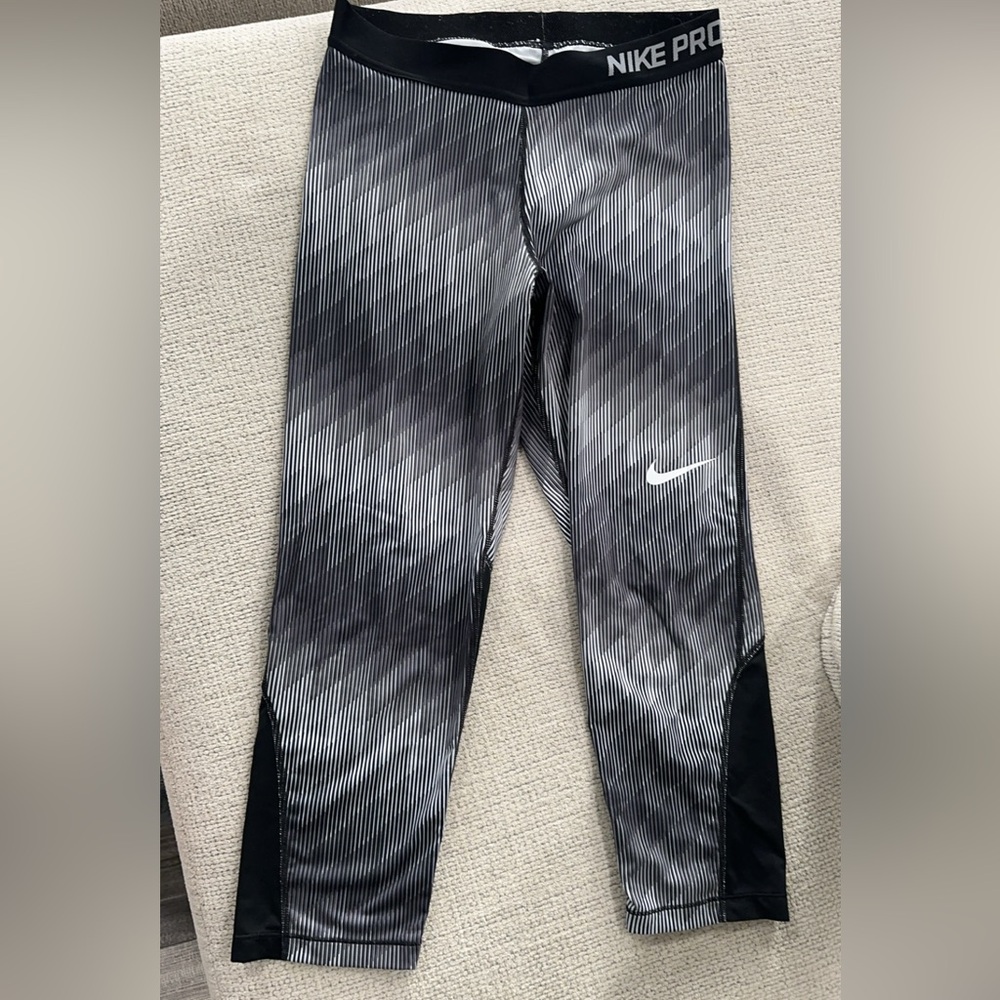 NIKE PRO DRIFIT CROP Leggings (Large)